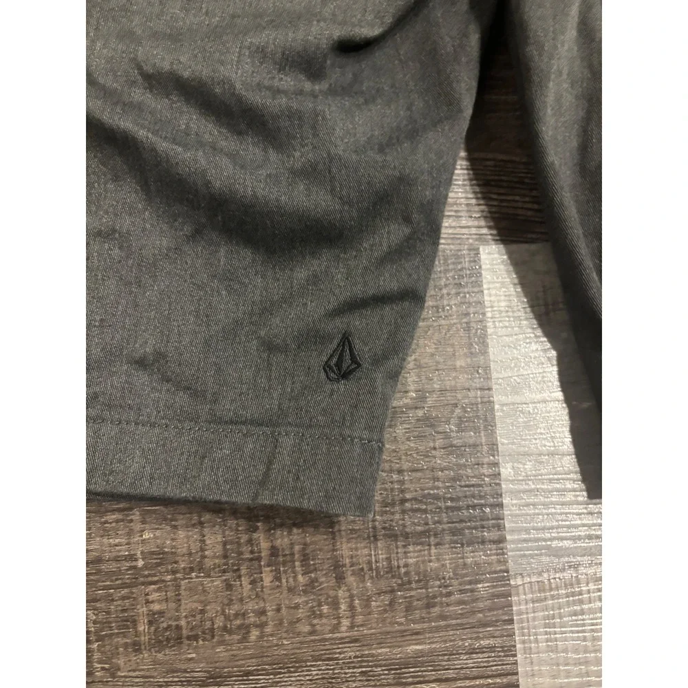 Volcom Chino Shorts 33 Dark Gray Charcoal Casual Skate Excellent